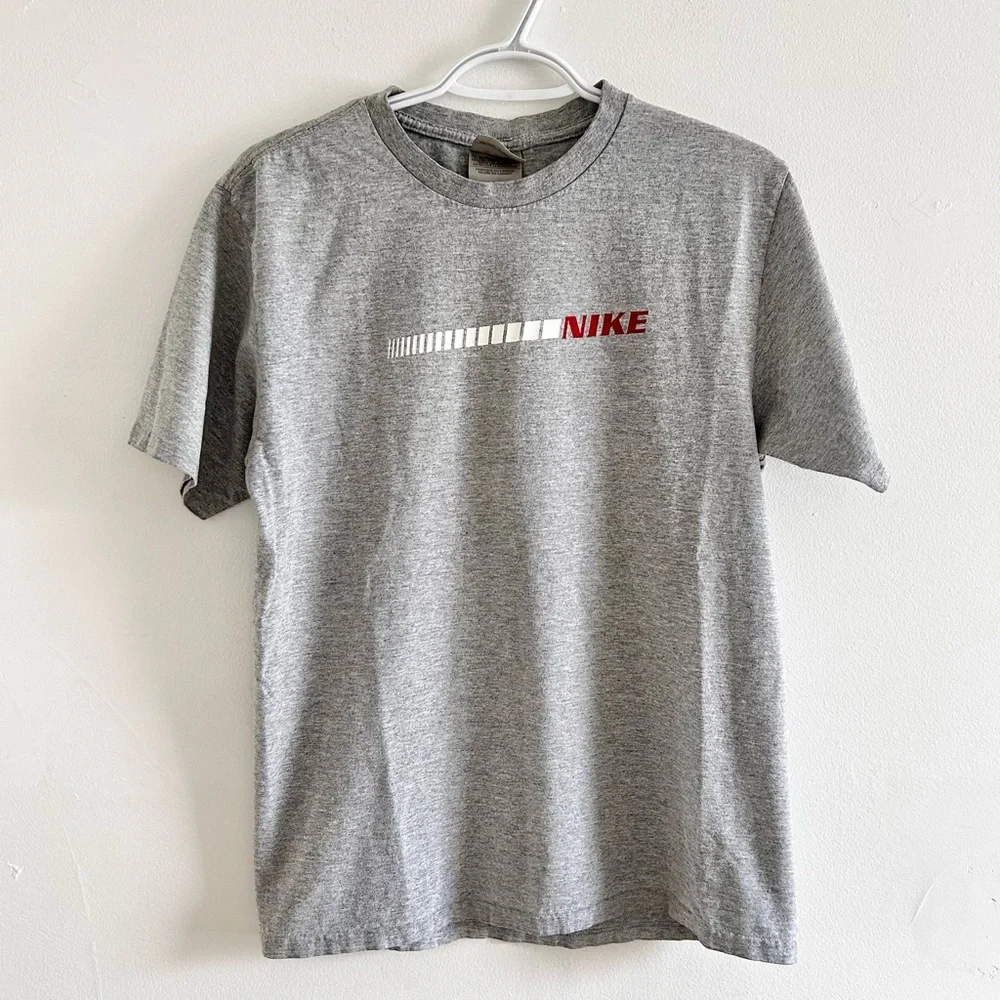 Vintage y2K Nike Gray Tee with Red Logo - Picture 1 of 6